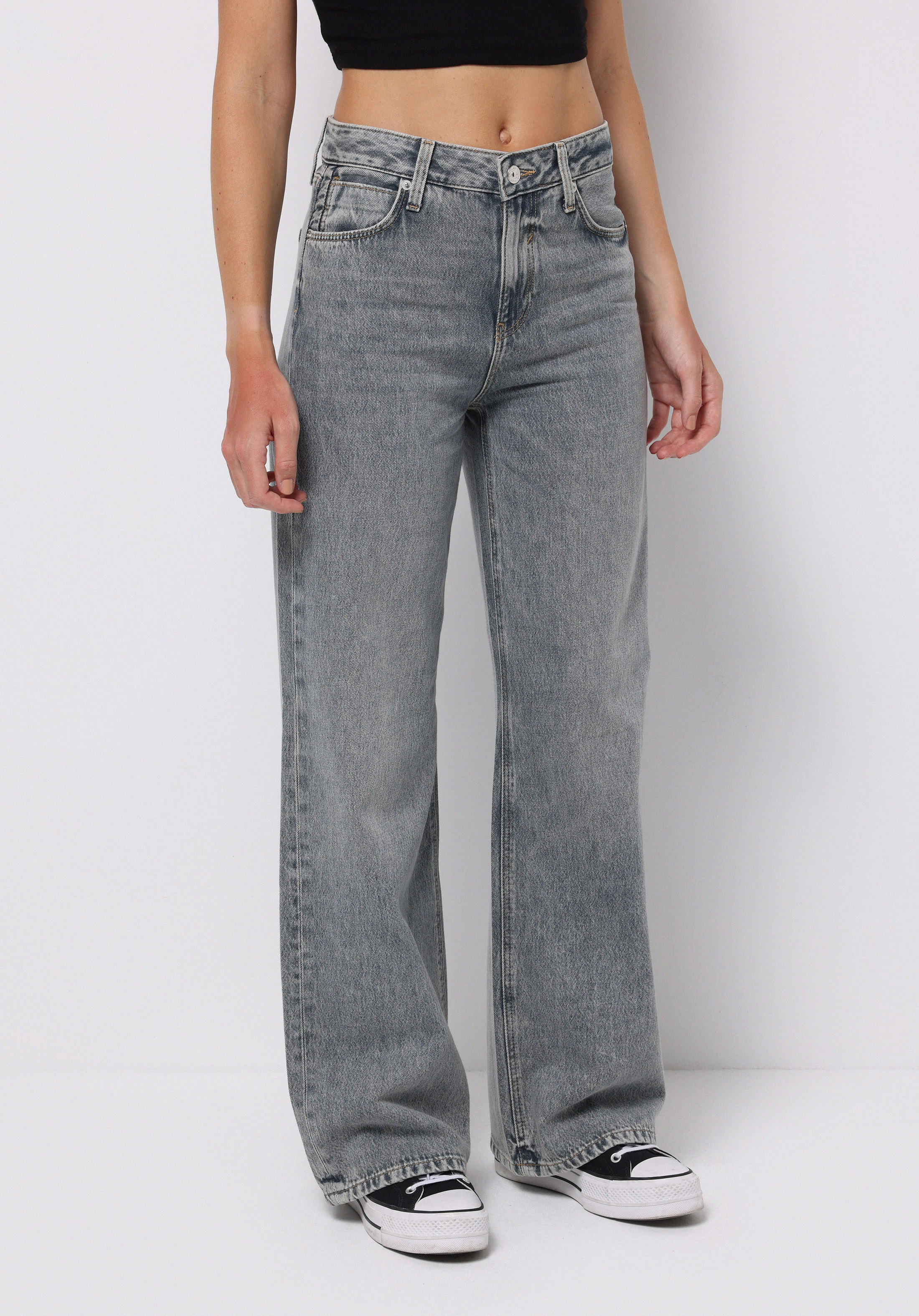 اعرض التفاصيل لـ أزرق للنساء بناطيل