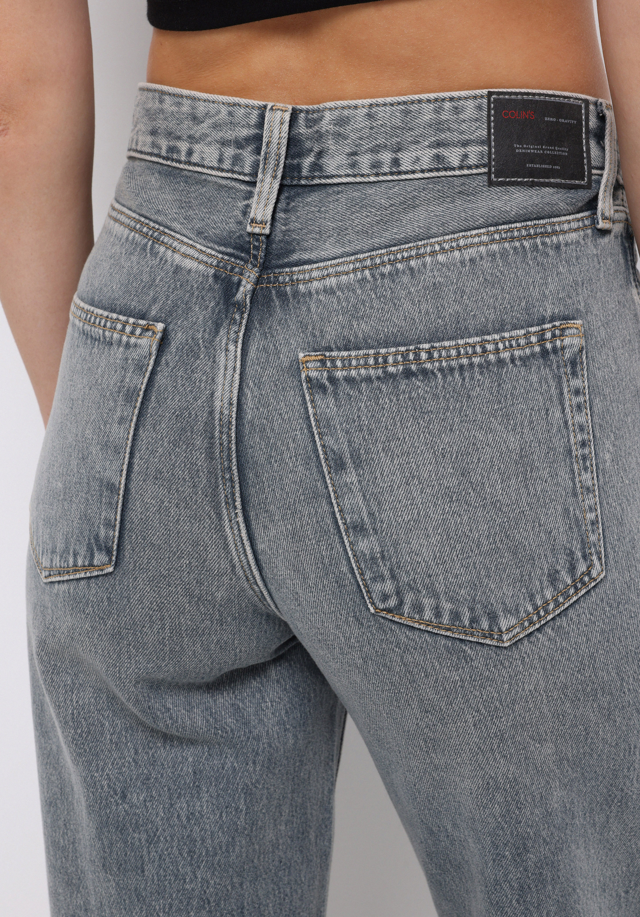 اعرض التفاصيل لـ أزرق للنساء بناطيل