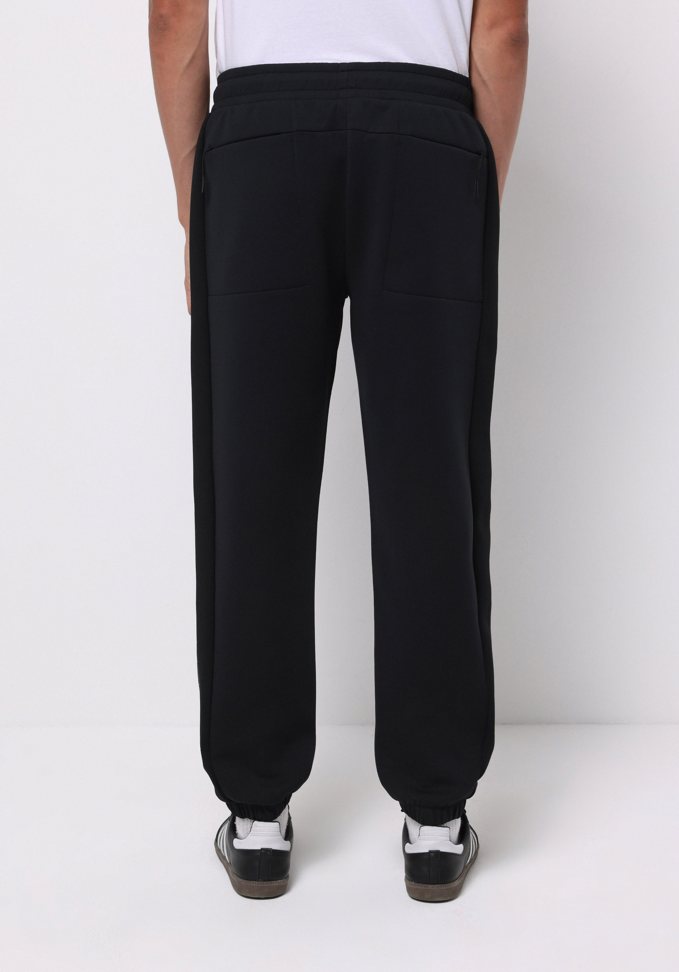 اعرض التفاصيل لـ أسود للرجال بنطال رياضي