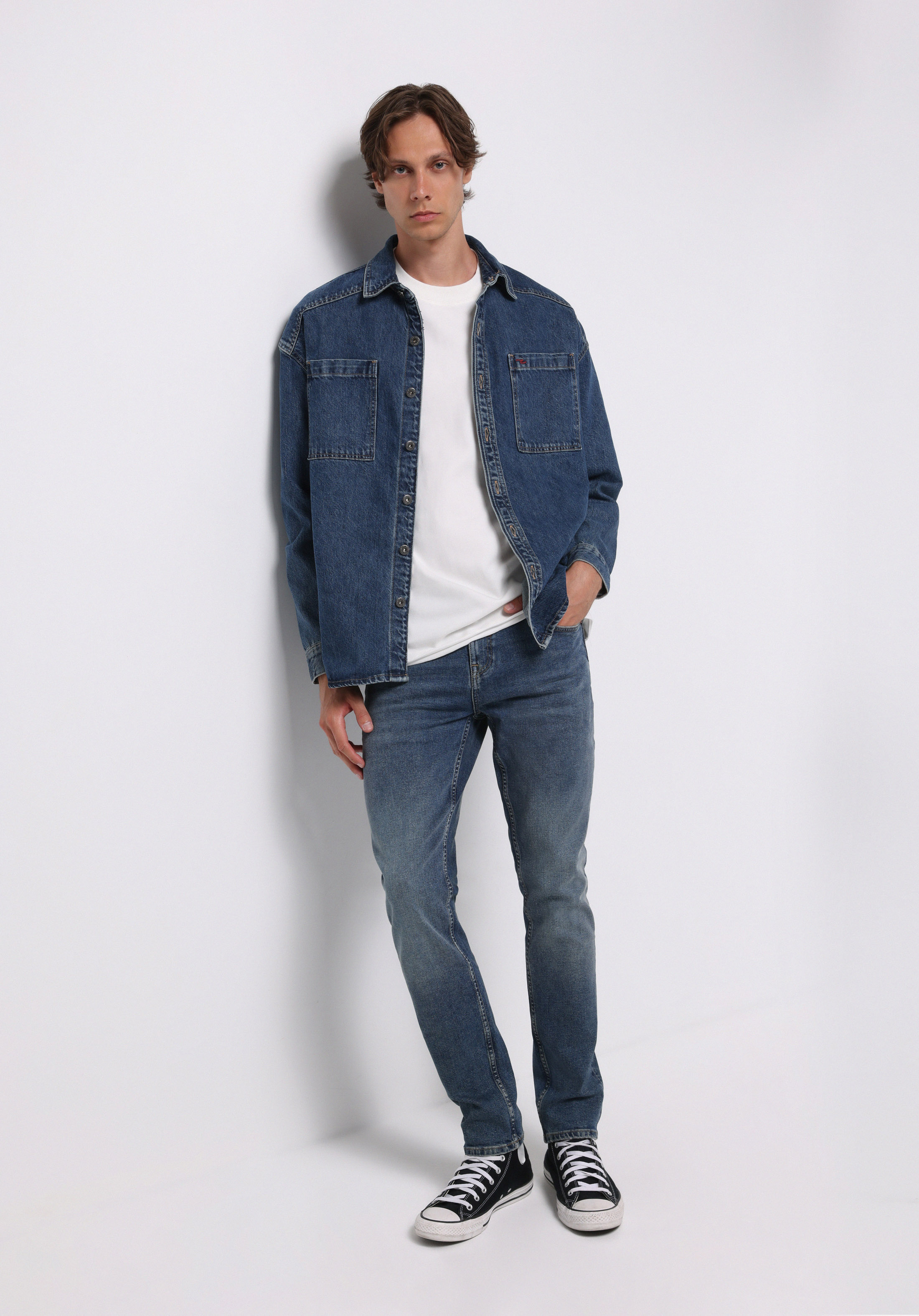 اعرض التفاصيل لـ أزرق للرجال بناطيل