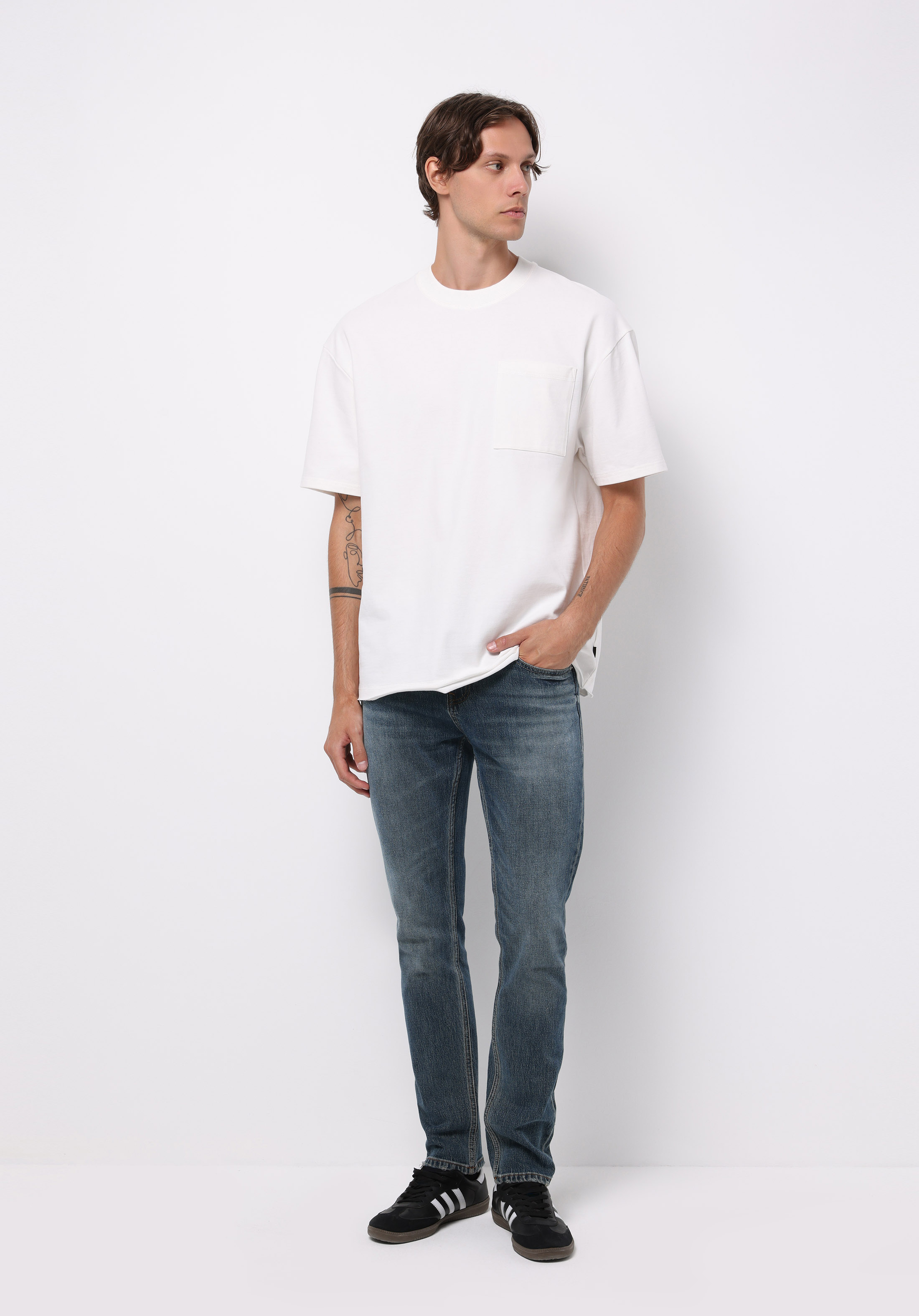 اعرض التفاصيل لـ أزرق للرجال بناطيل