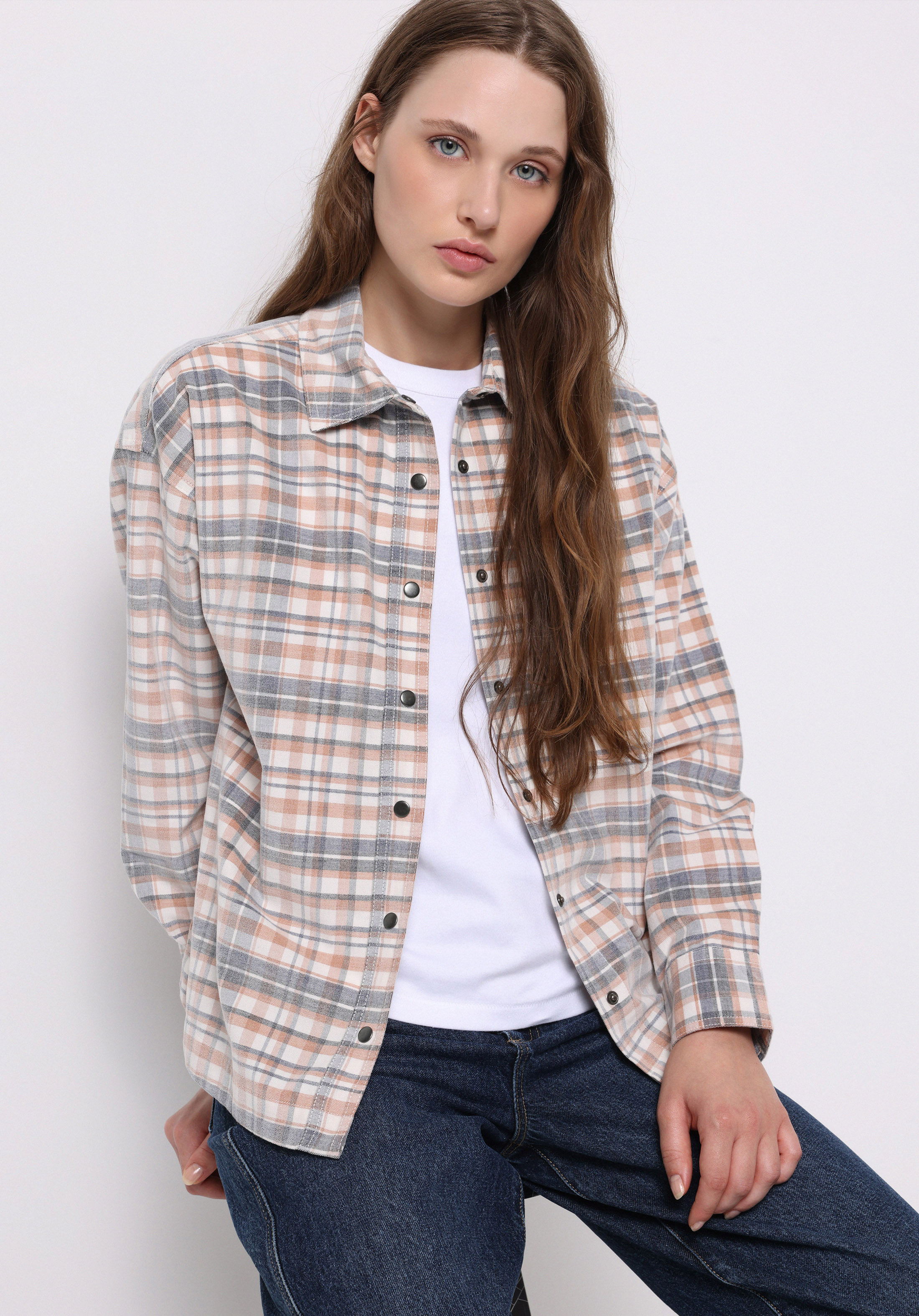 اعرض التفاصيل لـ بيج للنساء قميص  كم طويل