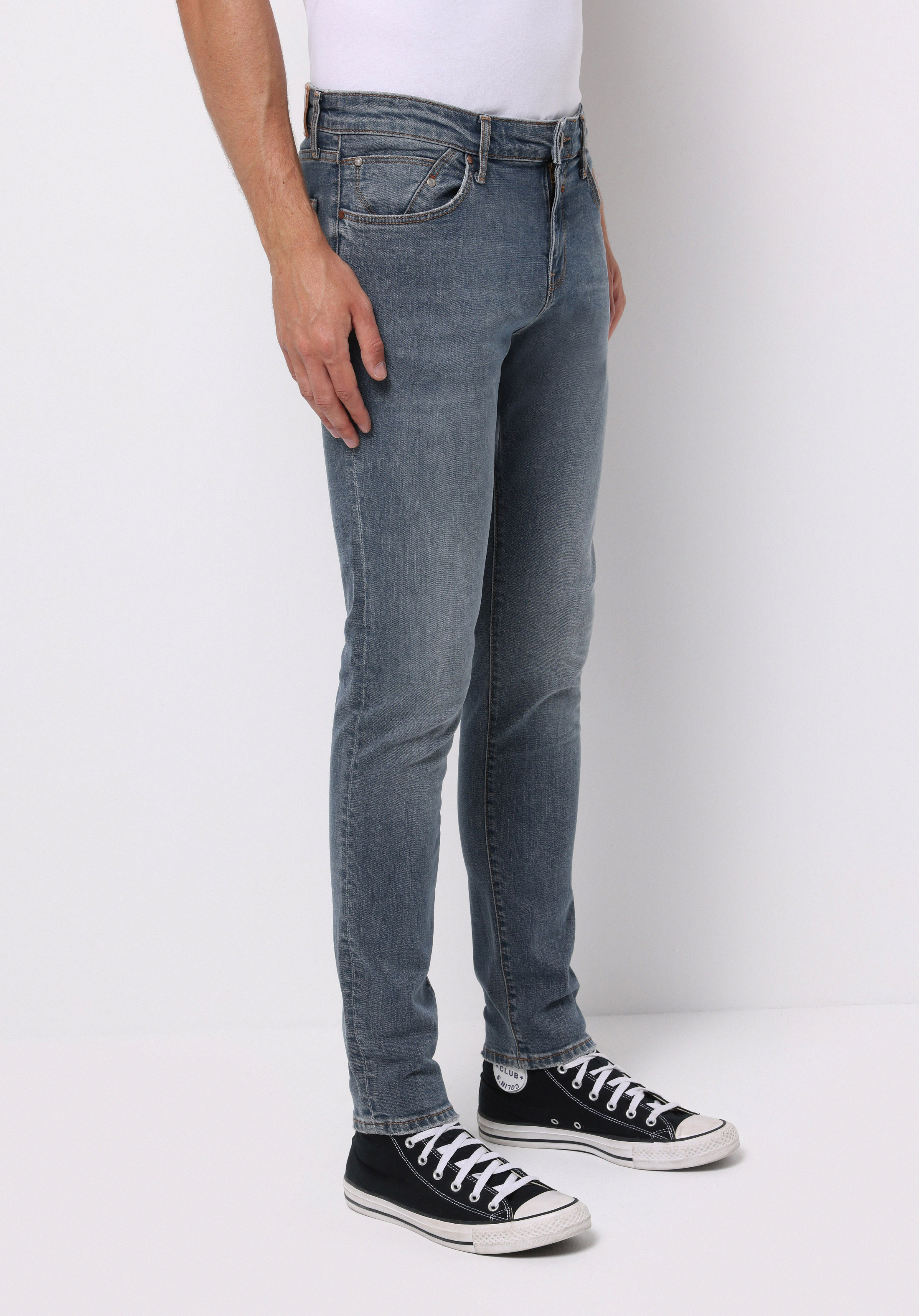 اعرض التفاصيل لـ أزرق للرجال بناطيل