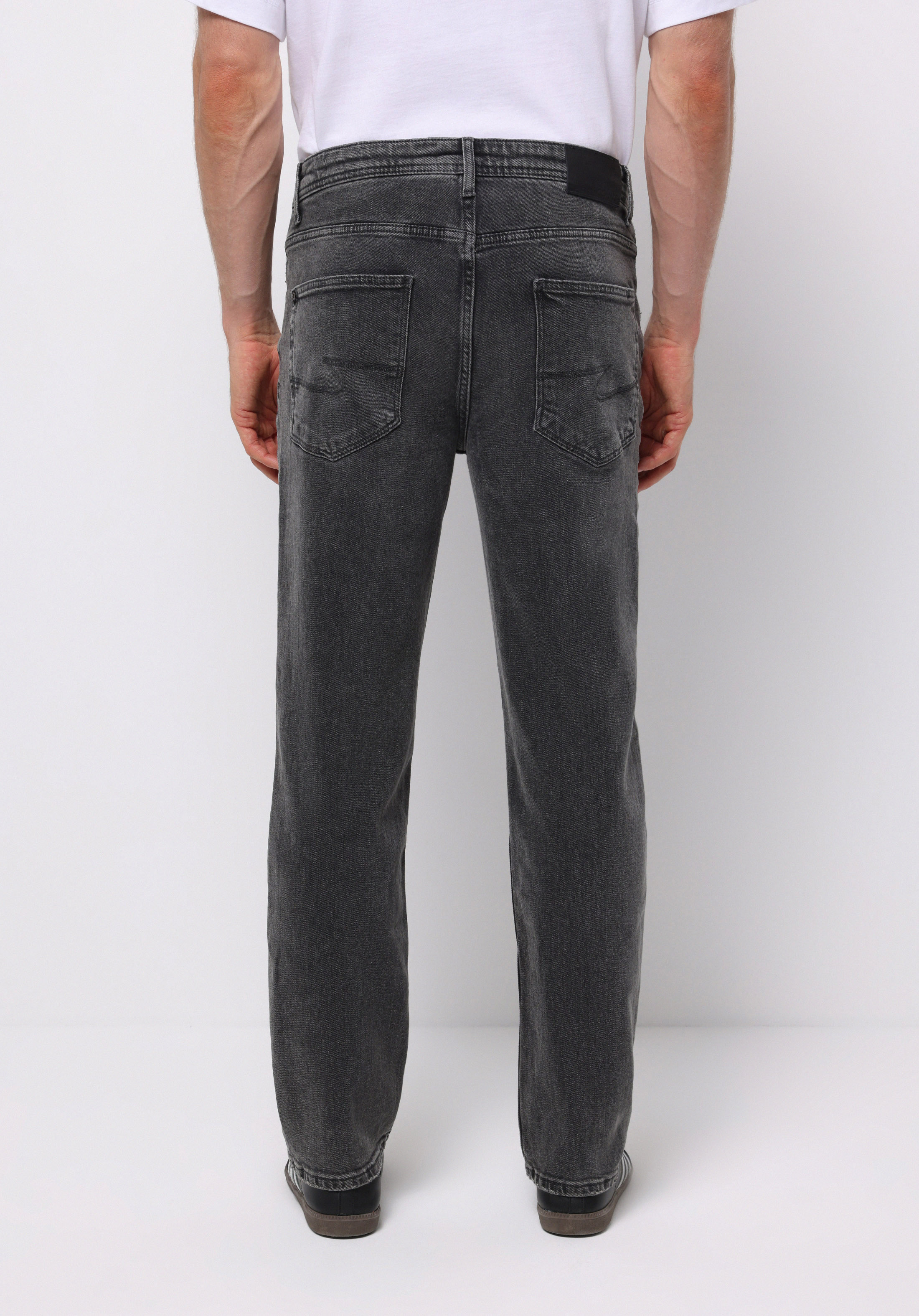 اعرض التفاصيل لـ أسود للرجال بناطيل