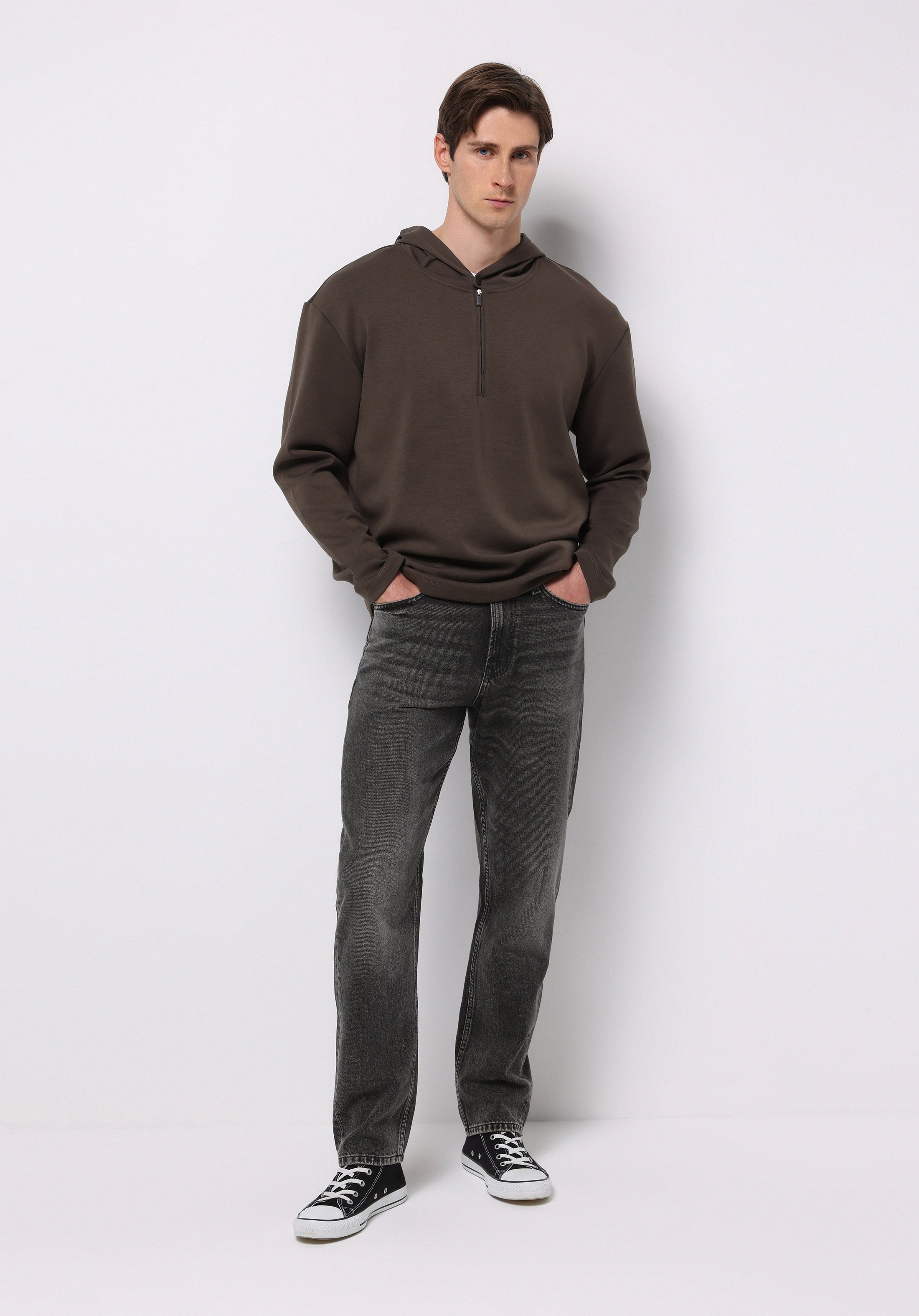 اعرض التفاصيل لـ أسود للرجال بناطيل