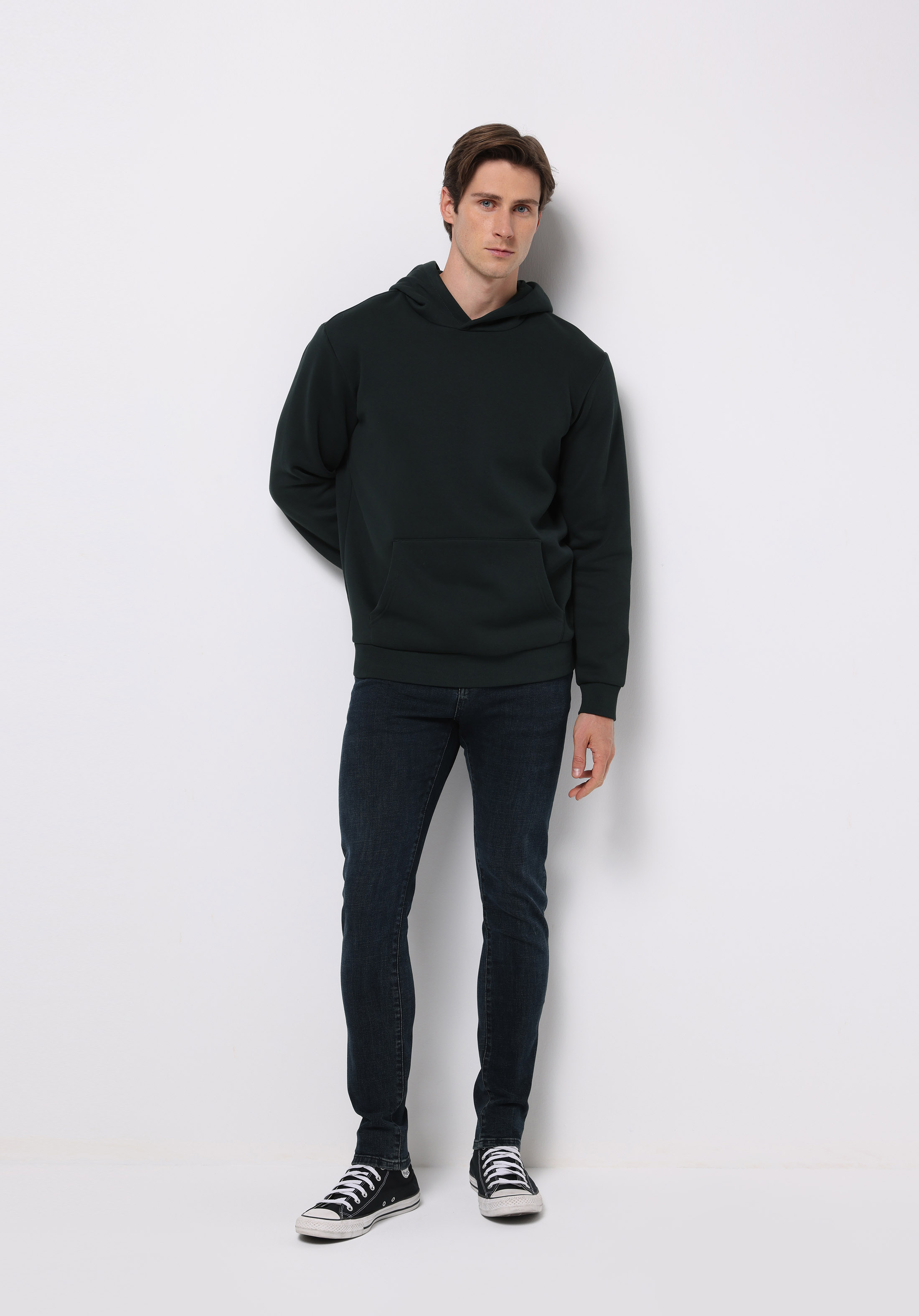 اعرض التفاصيل لـ أزرق داكن للرجال بناطيل