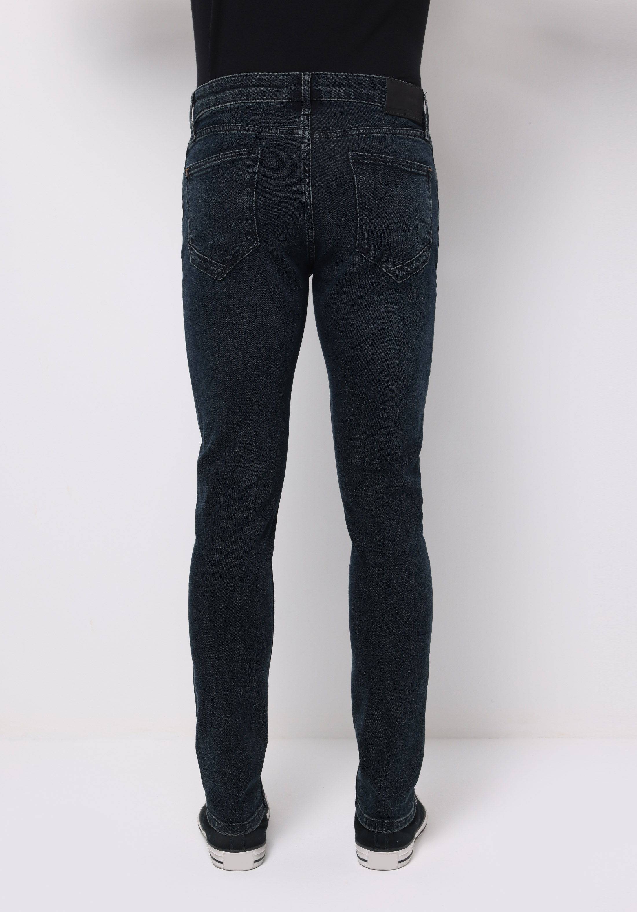 اعرض التفاصيل لـ أزرق داكن للرجال بناطيل