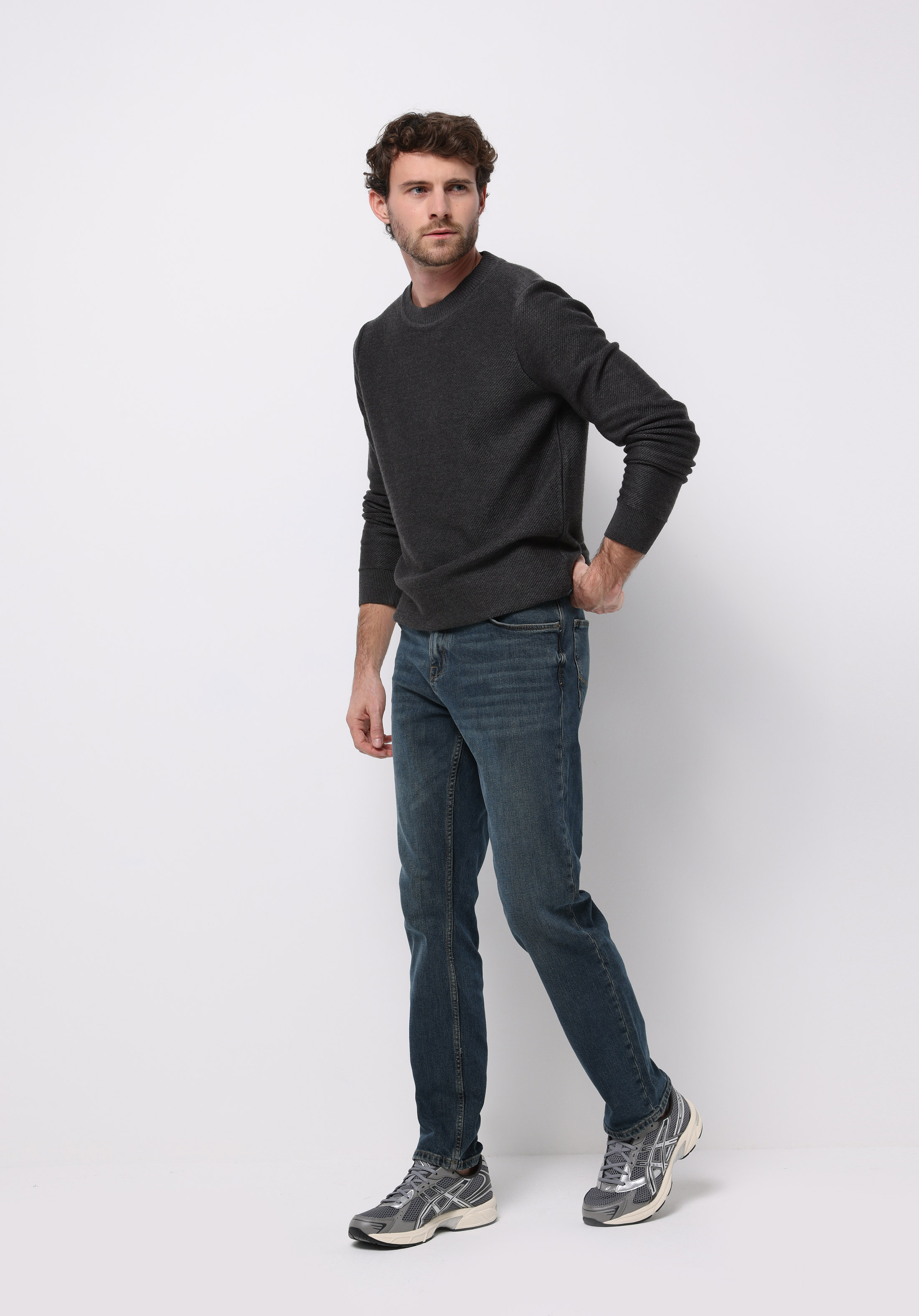 اعرض التفاصيل لـ أسود للرجال بناطيل