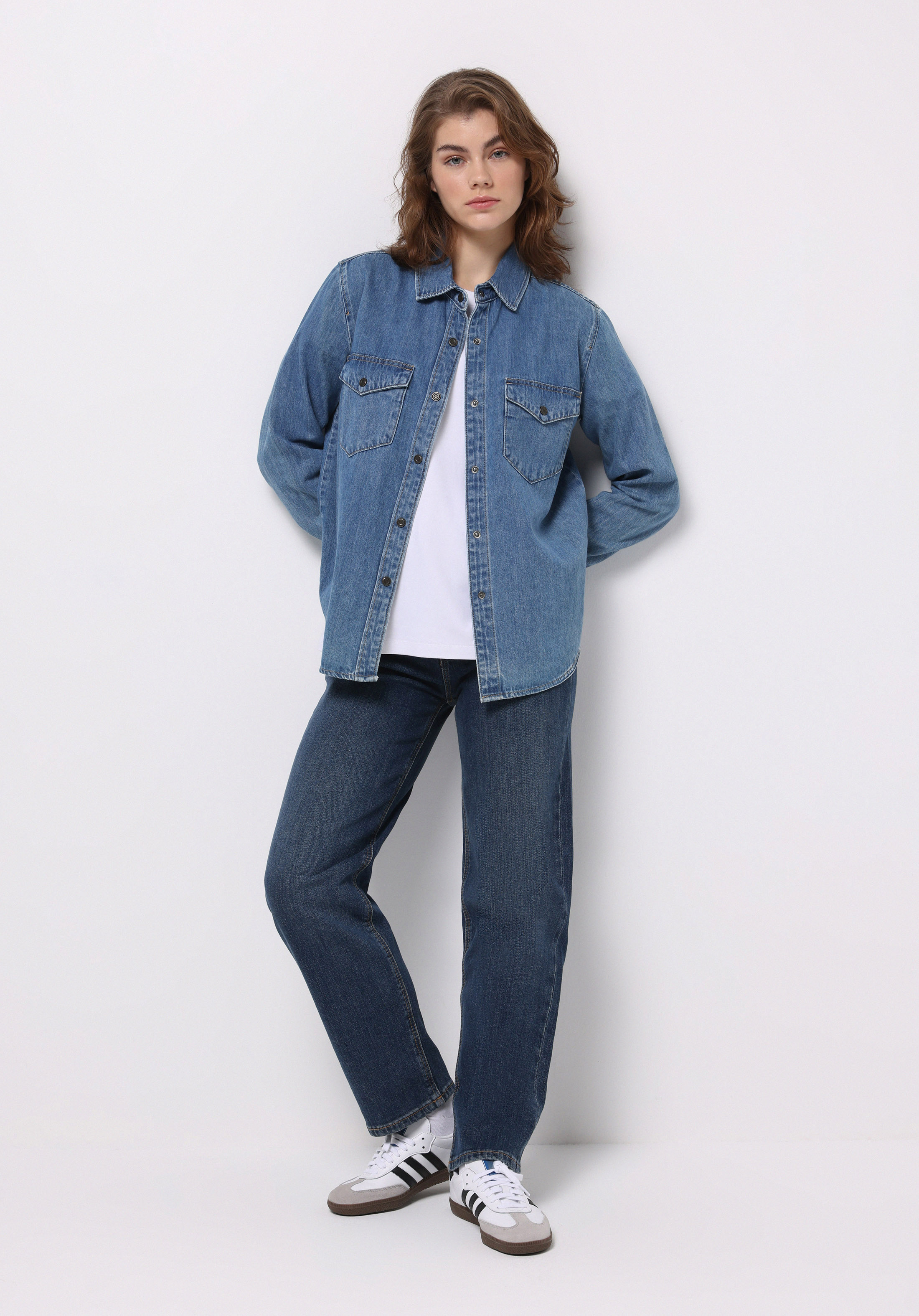 اعرض التفاصيل لـ أزرق للنساء بناطيل