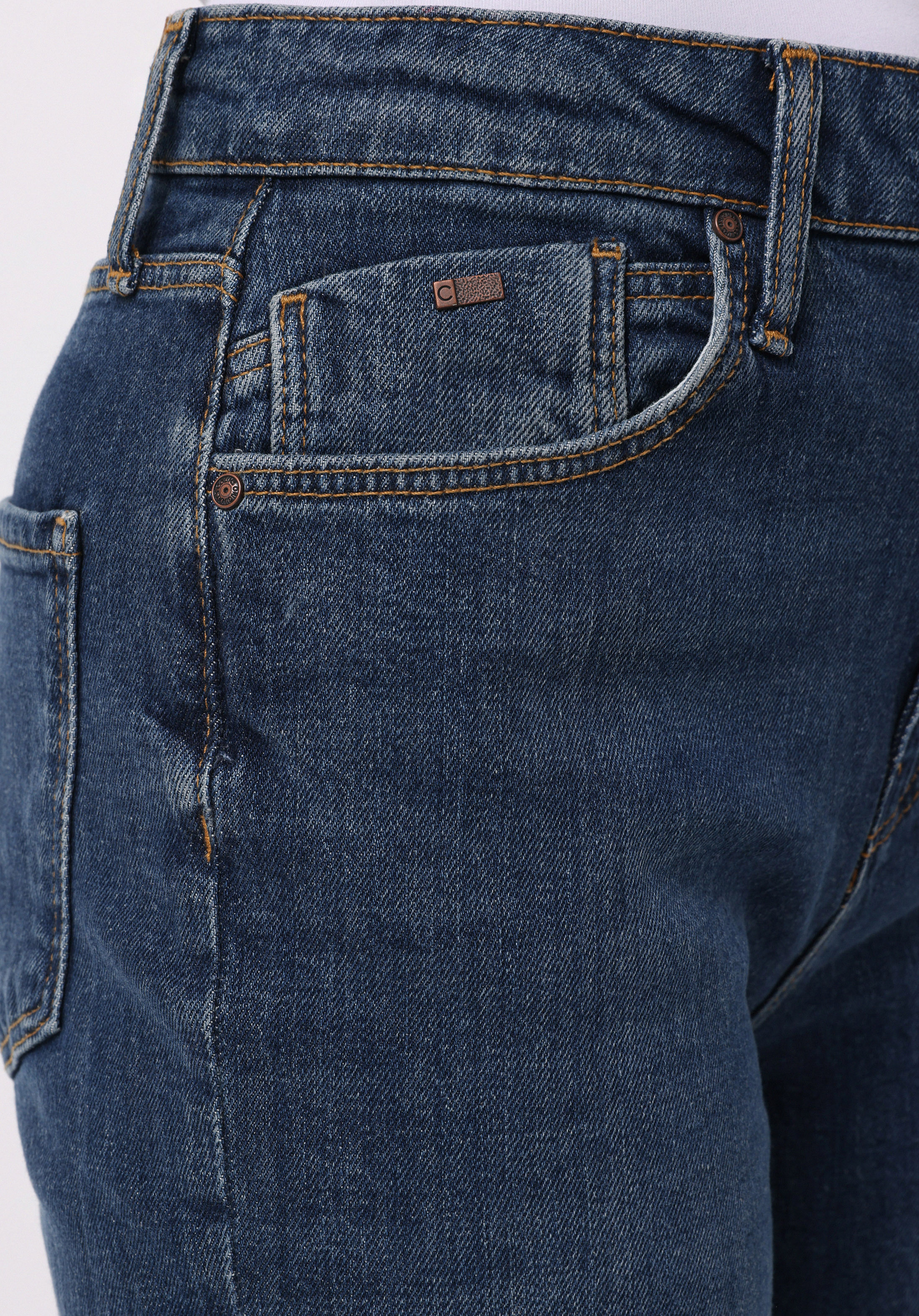 اعرض التفاصيل لـ أزرق للنساء بناطيل