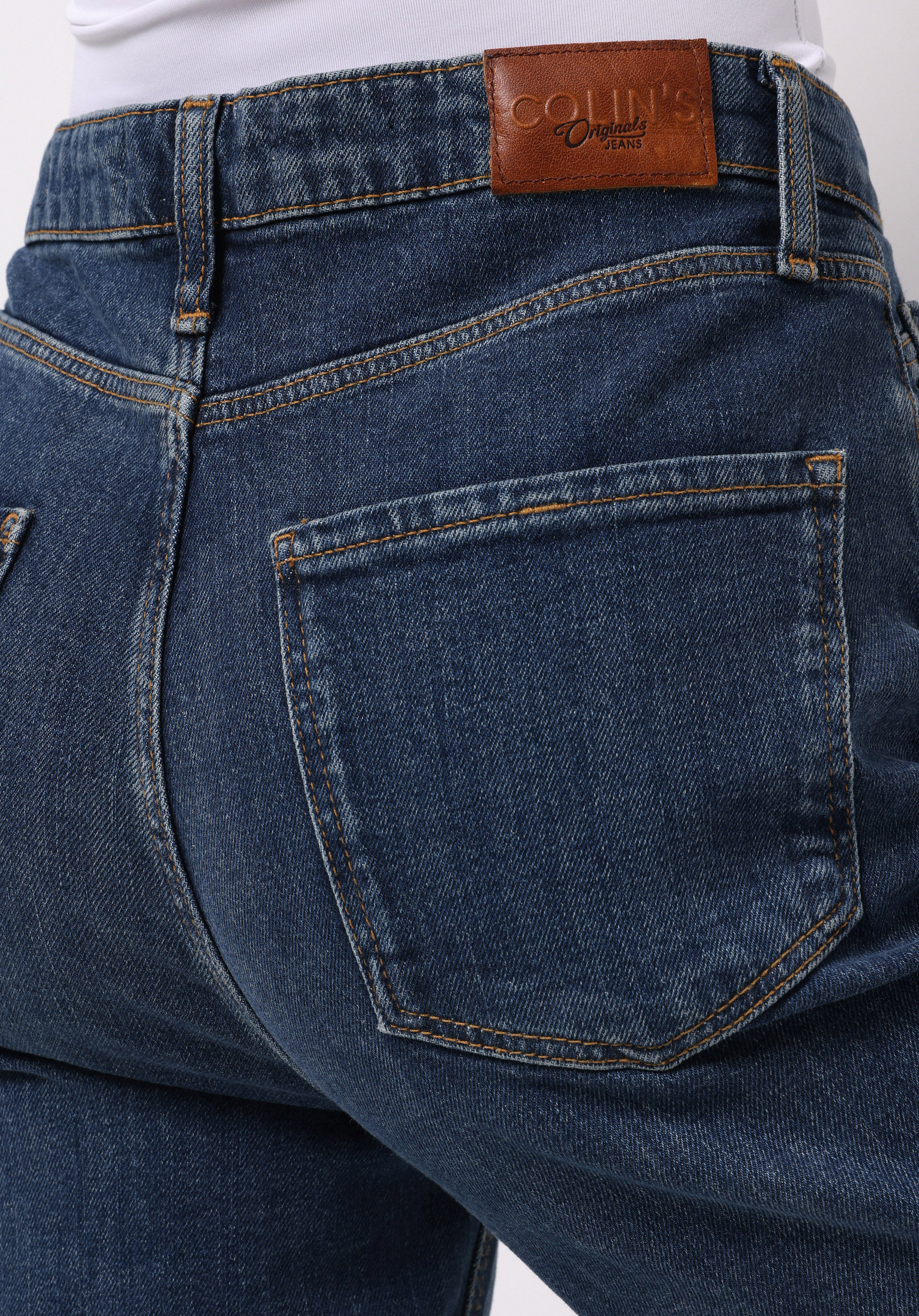 اعرض التفاصيل لـ أزرق للنساء بناطيل