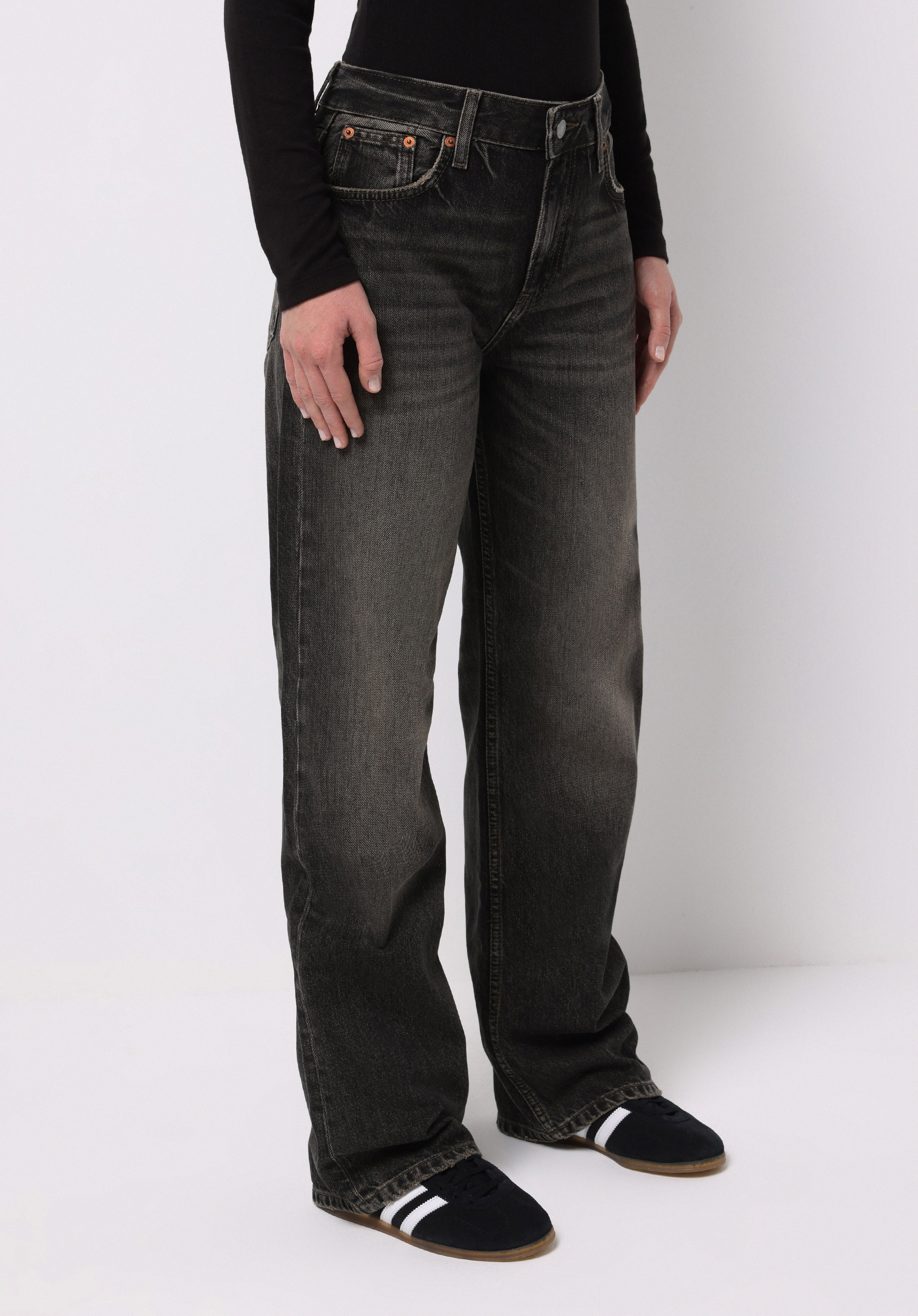 اعرض التفاصيل لـ أسود للنساء بناطيل