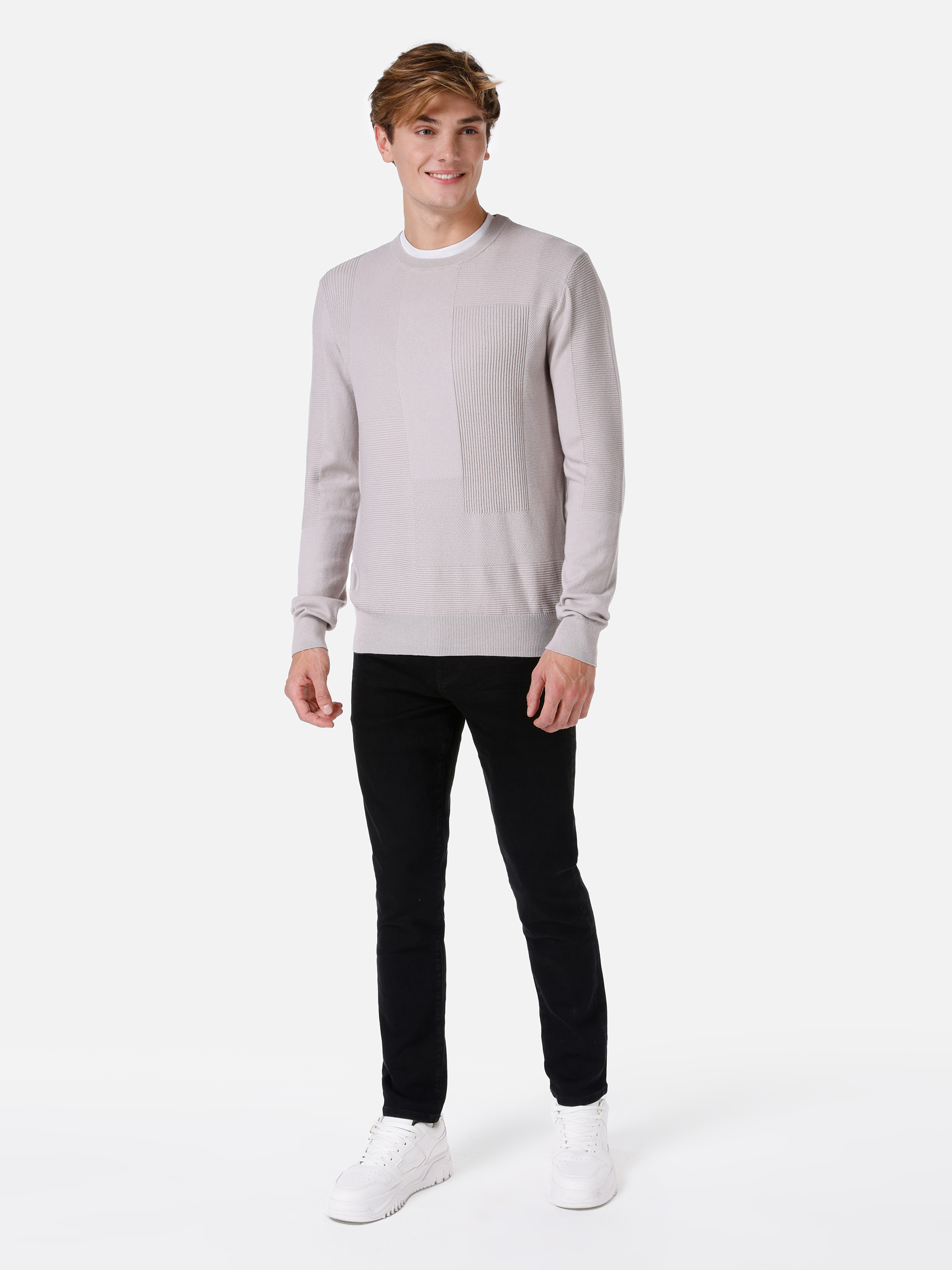 اعرض التفاصيل لـ 035بنطلون جينز  Slim Fit، بخصر عالٍ وساق نحيفة. سروال رجالي أسود Cl1067180  