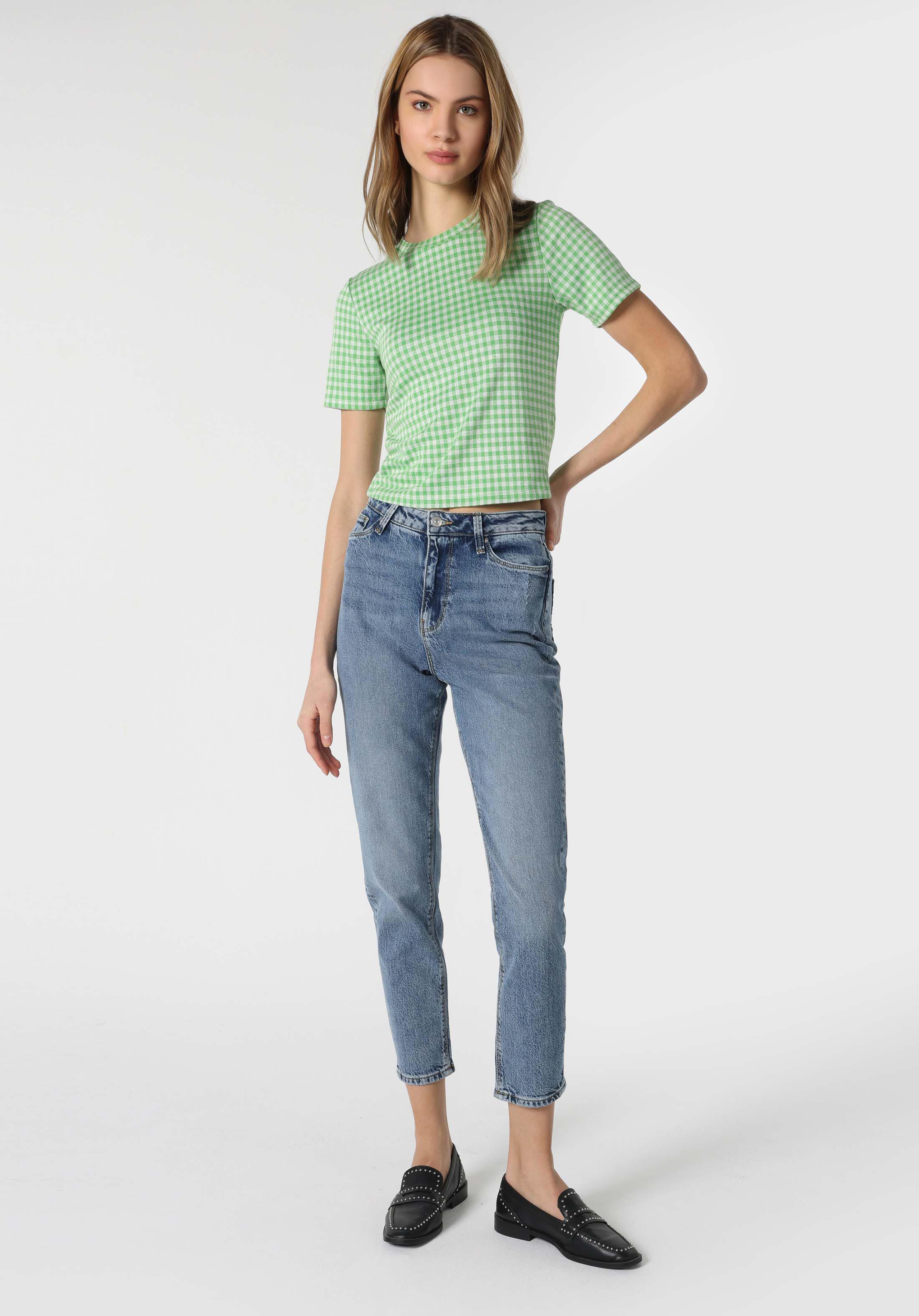 اعرض التفاصيل لـ تي شيرت اخضر نسائي بأكمام قصيرة  Cl1063339 Slim Fit Squared      