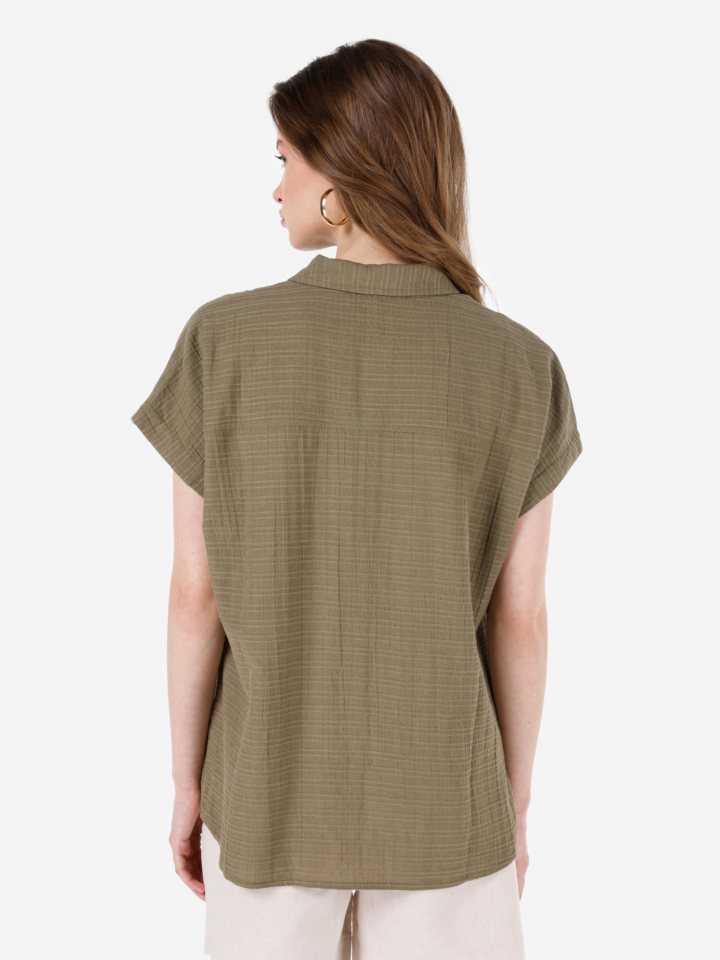 اعرض التفاصيل لـ أخضر للنساء قميص  كم قصير