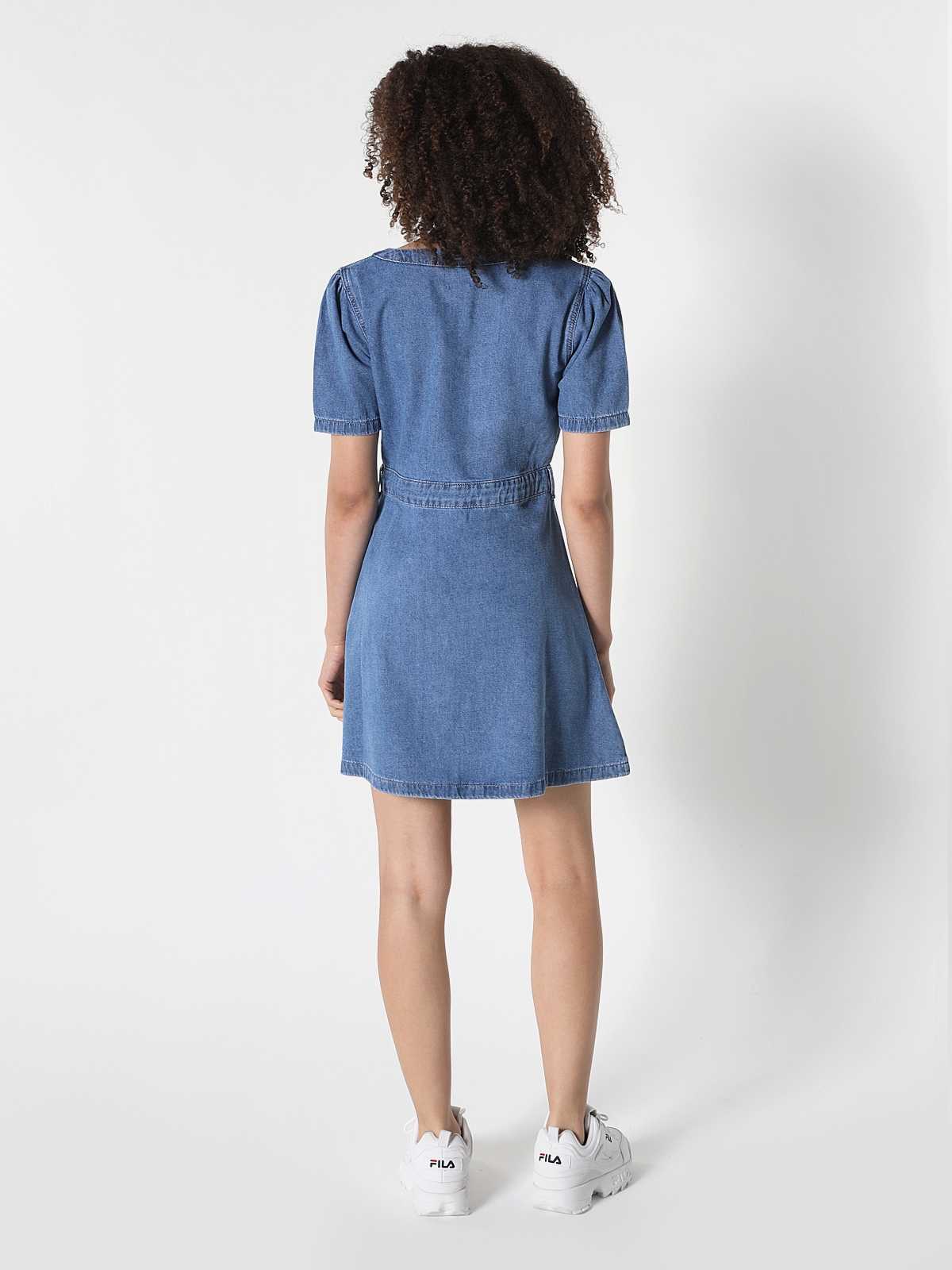 اعرض التفاصيل لـ فستان جينز أزرق مناسب للنساء