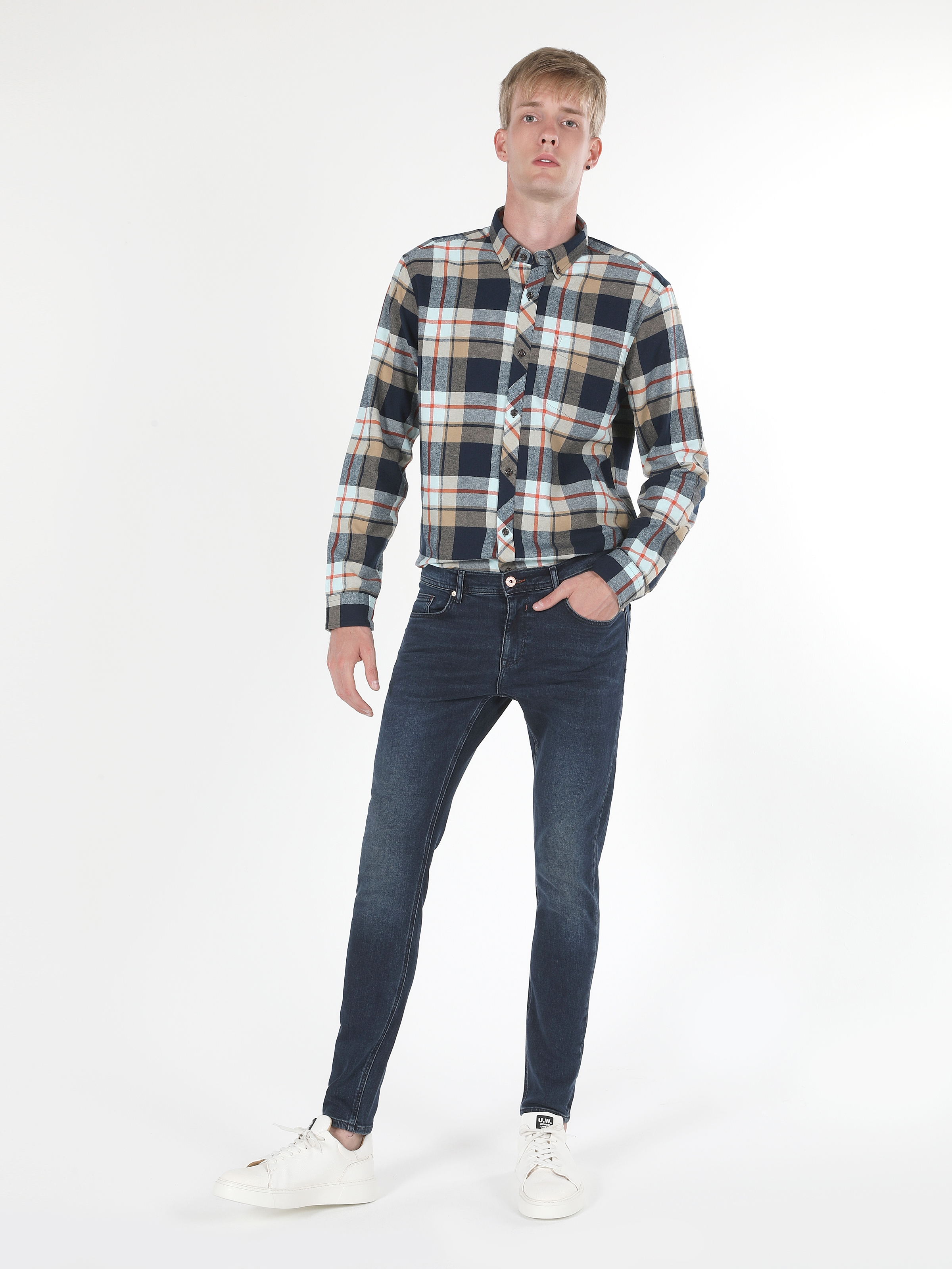 اعرض التفاصيل لـ 040 Alex Low Waist Slim Fit Sinny Leg بنطلون رجالي أزرق داكن Cl1060387  