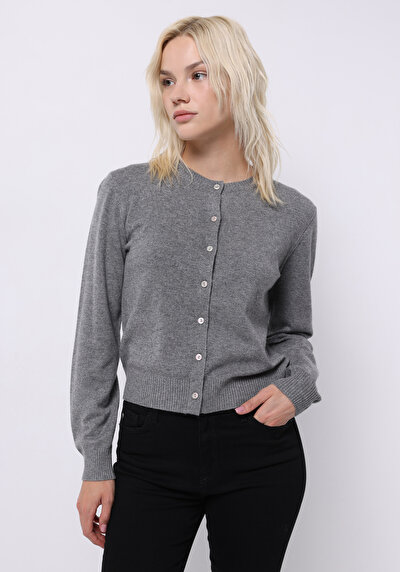 صورة من رمادي للنساء كنزة