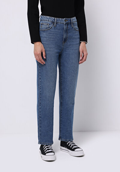 صورة من أسود للنساء بناطيل