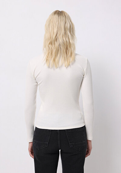 صورة من أبيض للنساء