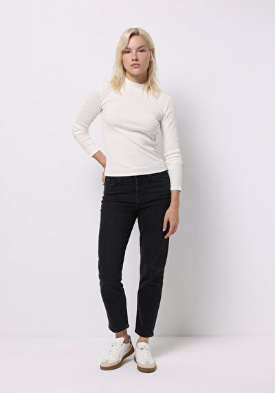 صورة من أبيض للنساء