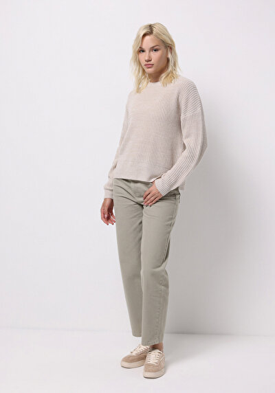 صورة من بيج فاتح للنساء