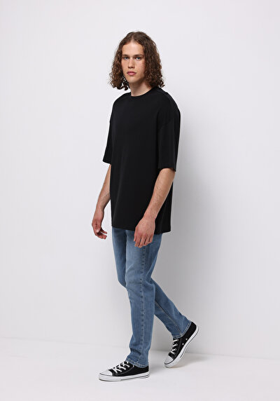 صورة من أزرق فاتح للرجال بناطيل