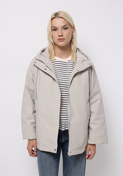 صورة من أبيض للنساء معطف المطر