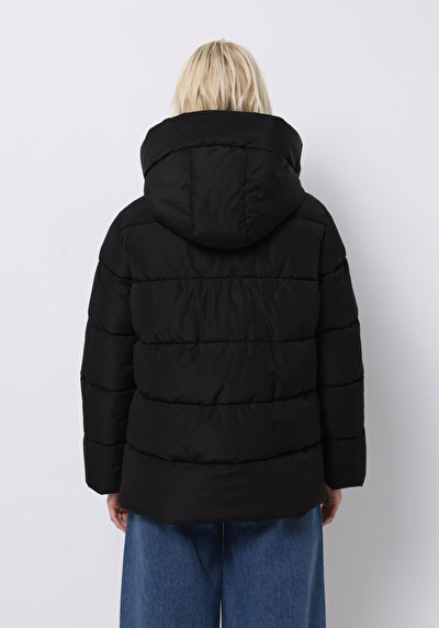 اعرض التفاصيل لـ أسود للنساء جاكيت