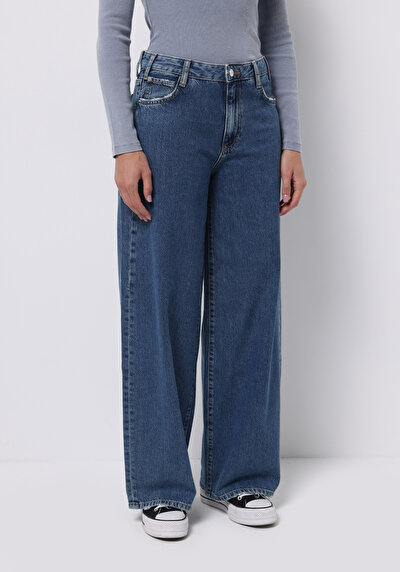 صورة من أزرق للنساء بناطيل