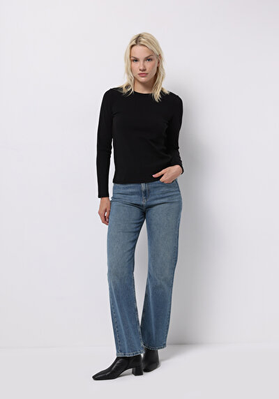 صورة من أسود للنساء تي شيرت كم طويل