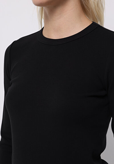 صورة من أسود للنساء تي شيرت كم طويل