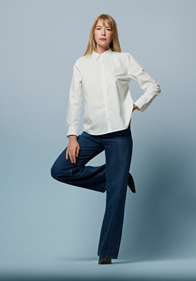 صورة من أزرق داكن للنساء بناطيل