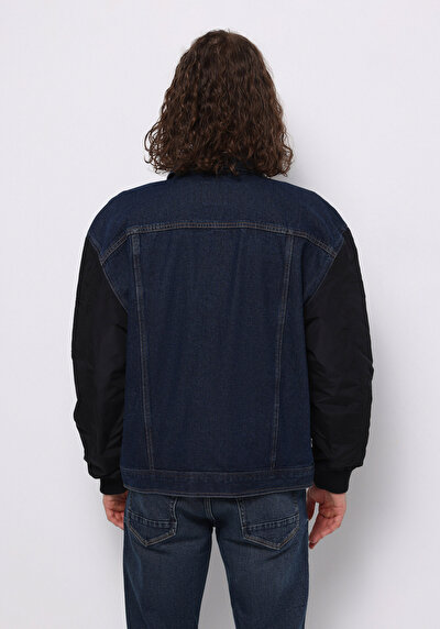 صورة من أزرق داكن للرجال جاكيت سترة