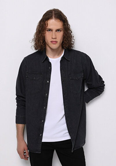 صورة من أسود للرجال قميص كم طويل