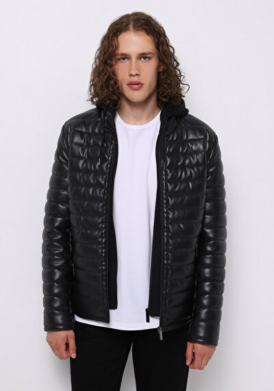 صورة من أسود للرجال جاكيت جلد