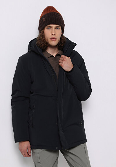 صورة من أزرق بحري للرجال جاكيت