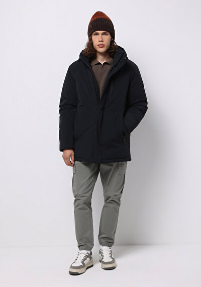 صورة من أزرق بحري للرجال جاكيت