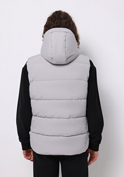 صورة من أبيض للرجال صدرية