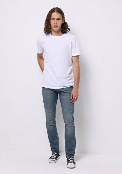 صورة من أزرق للرجال بناطيل