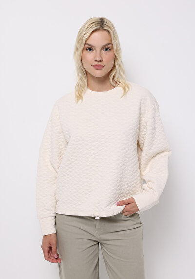 صورة من بيج فاتح للنساء 