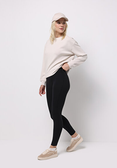 صورة من أسود للنساء 