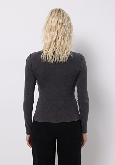 اعرض التفاصيل لـ أنتراسيت للنساء تي شيرت كم طويل