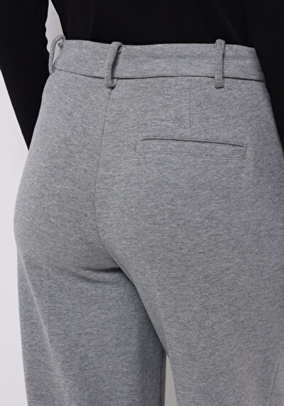 اعرض التفاصيل لـ رمادي للنساء بنطال رياضي