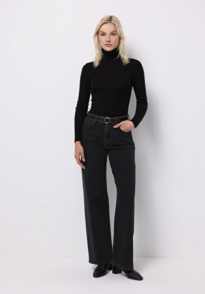 صورة من أسود للنساء بناطيل