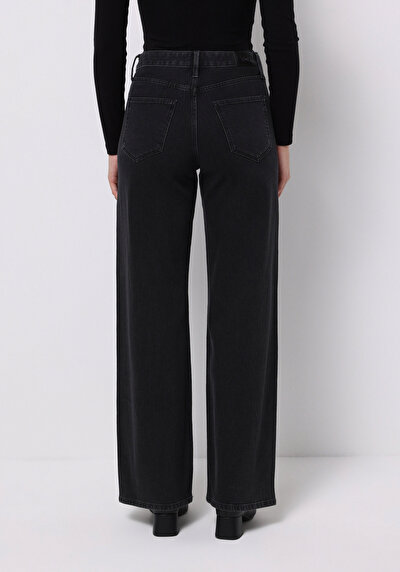 اعرض التفاصيل لـ أسود للنساء بناطيل