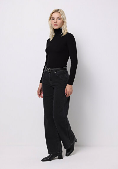 اعرض التفاصيل لـ أسود للنساء بناطيل