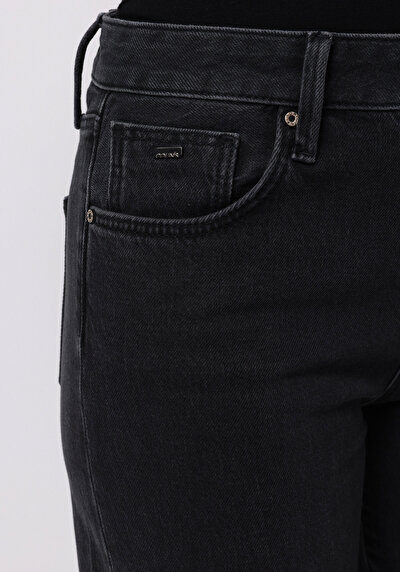 اعرض التفاصيل لـ أسود للنساء بناطيل