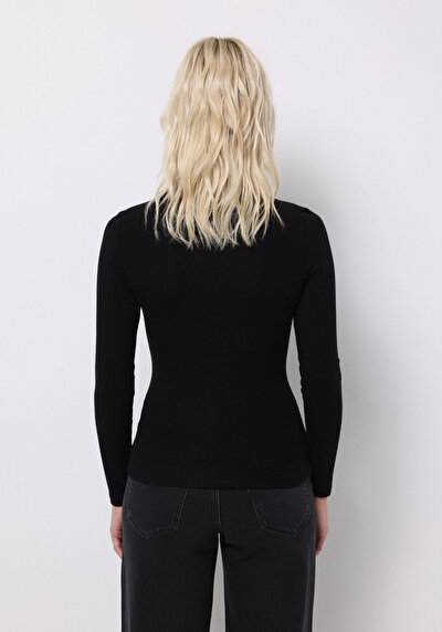 صورة من أسود للنساء تي شيرت كم طويل