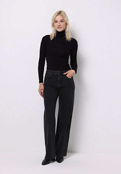 صورة من أسود للنساء تي شيرت كم طويل